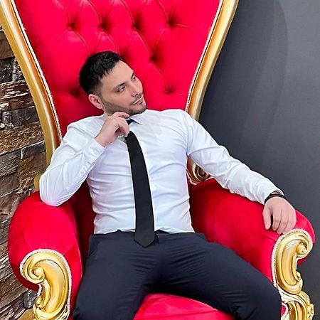 Queens Leriotis Hotel Pire Dış mekan fotoğraf