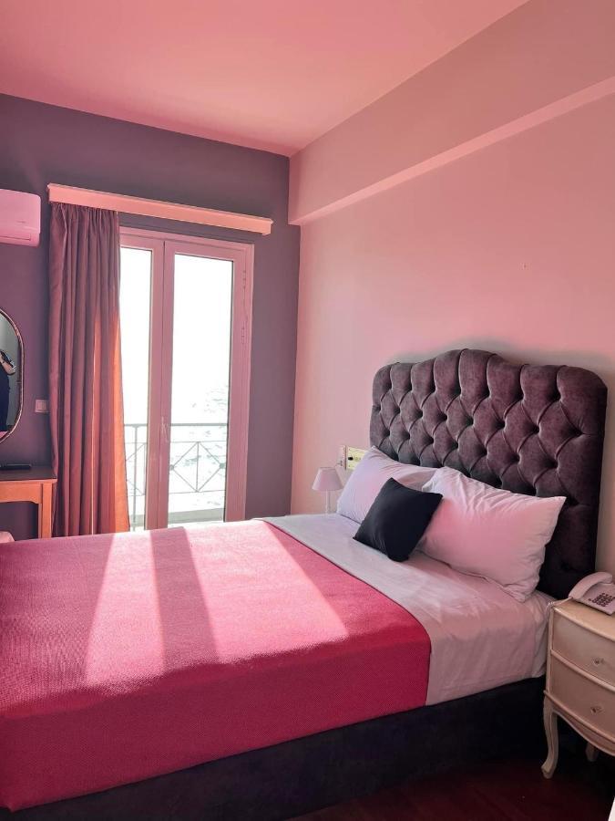 Queens Leriotis Hotel Pire Dış mekan fotoğraf